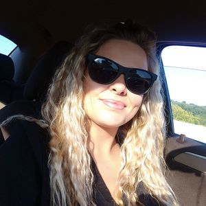 Meet your Posher, Whitney